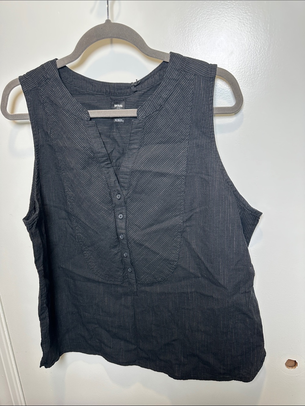 Prana Black Pinstripe Sleeveless Henley Camisole (54)